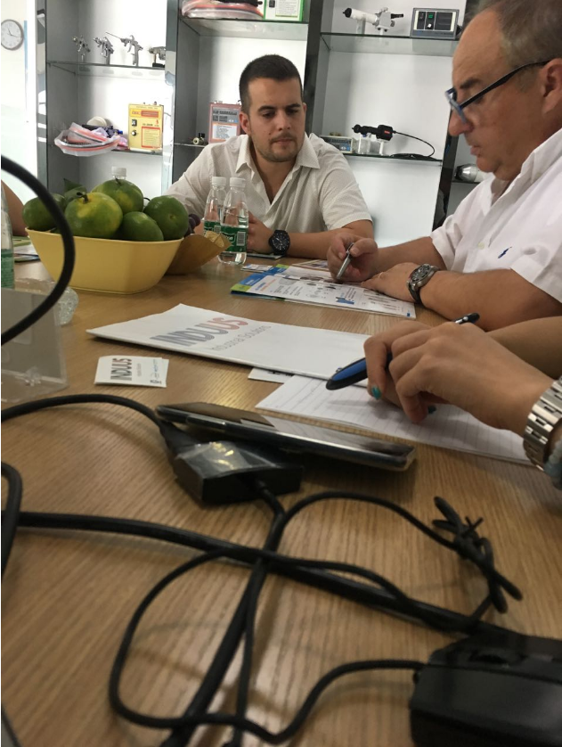 An Russia customer visiting Hongda because of Hongda is a electrostatic spray gun customized OEM manufacturer.
